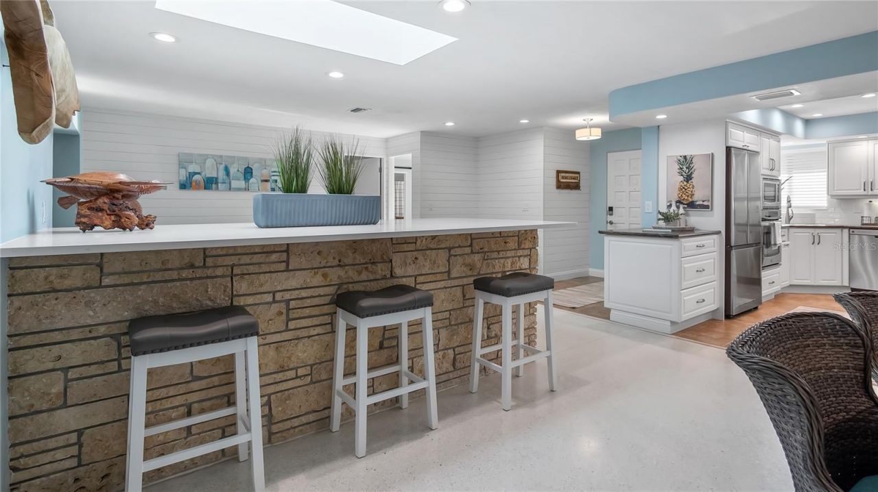 102 East Circle, New Smyrna Beach, FL 32169 Photo