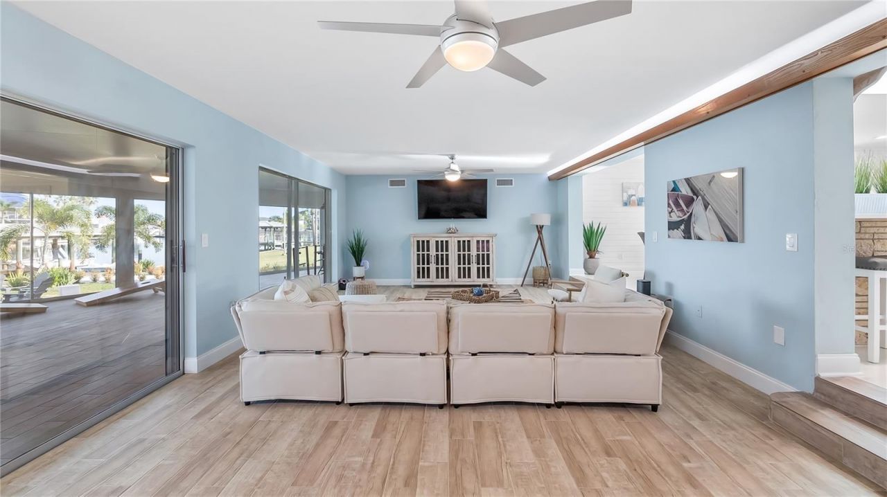 102 East Circle, New Smyrna Beach, FL 32169 Photo