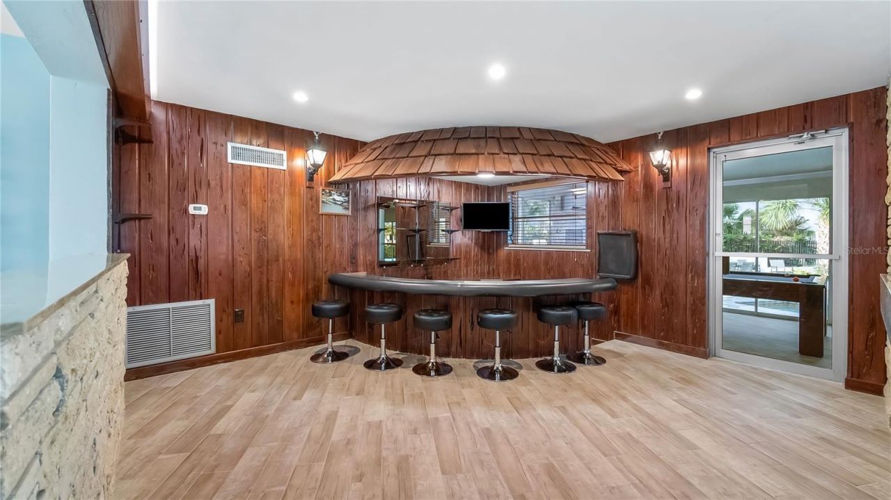 102 East Circle, New Smyrna Beach, FL 32169 Photo