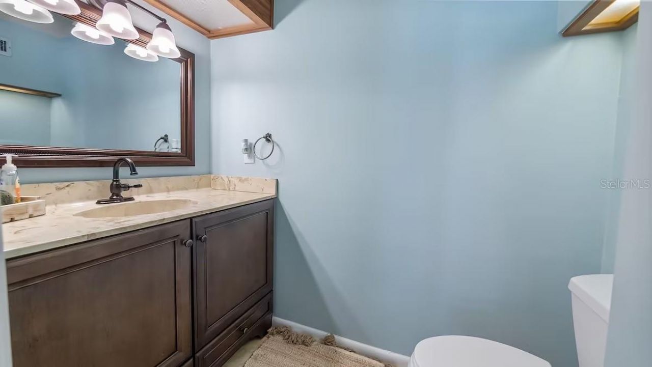 102 East Circle, New Smyrna Beach, FL 32169 Photo