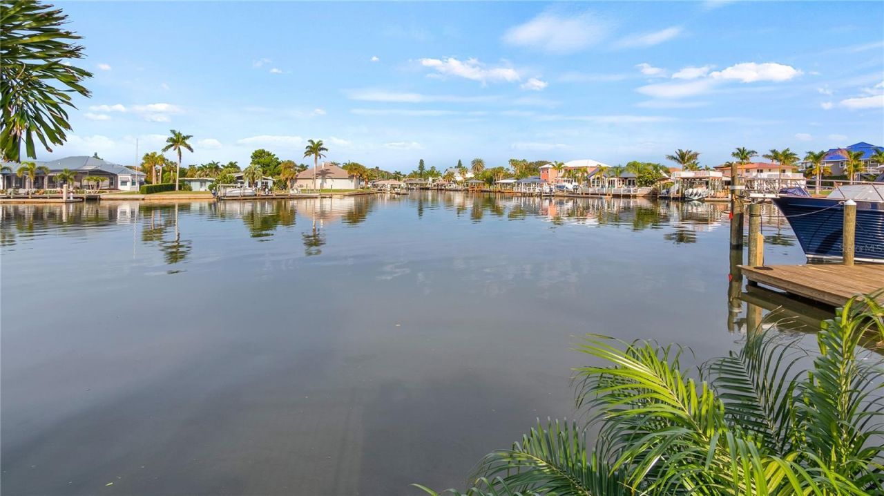 102 East Circle, New Smyrna Beach, FL 32169 Photo