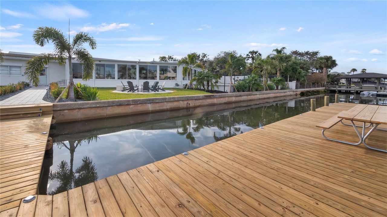 102 East Circle, New Smyrna Beach, FL 32169 Photo