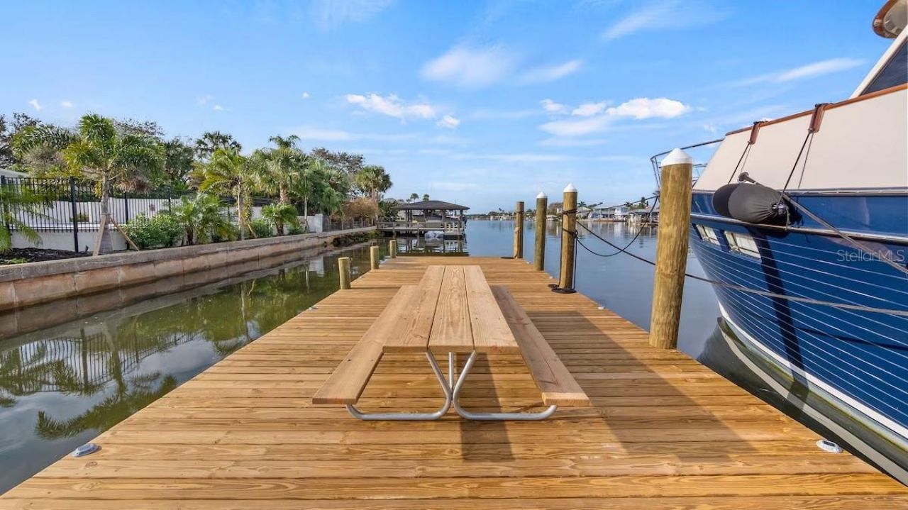 102 East Circle, New Smyrna Beach, FL 32169 Photo