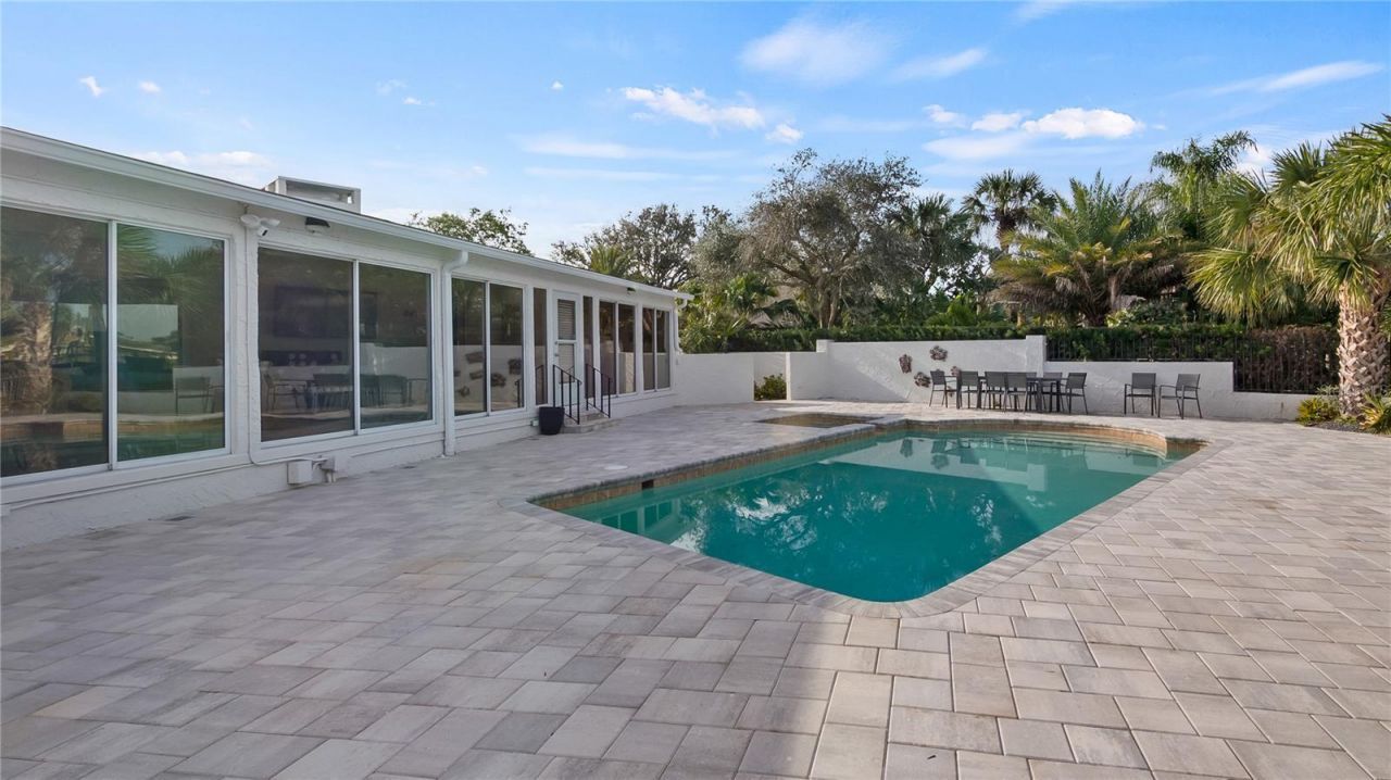 102 East Circle, New Smyrna Beach, FL 32169 Photo