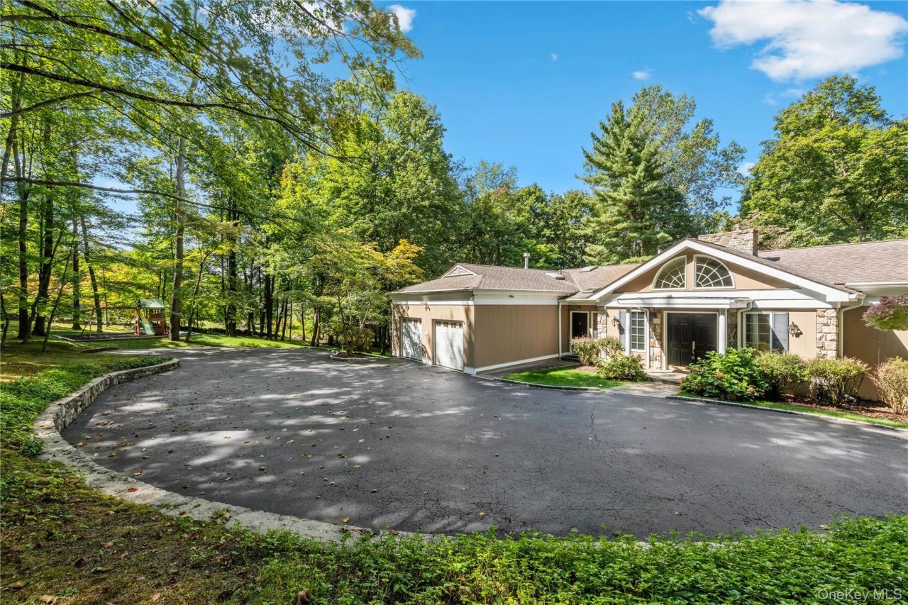 120 Mclain Street, Bedford Corners, NY 10549 Main Photo