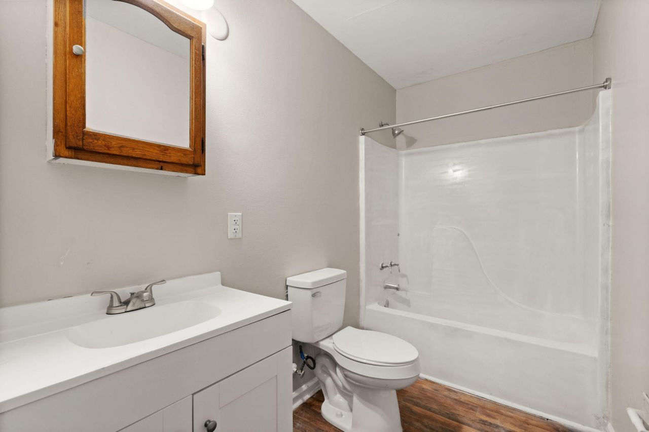 1820 Iris Street Photo 16