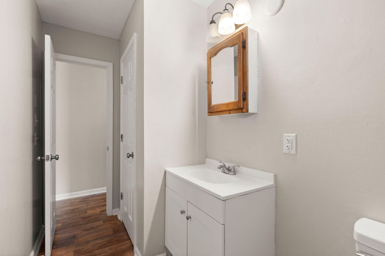 1820 Iris Street Photo 17