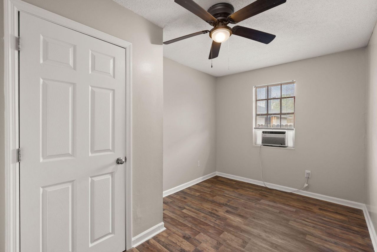 1820 Iris Street Photo 18