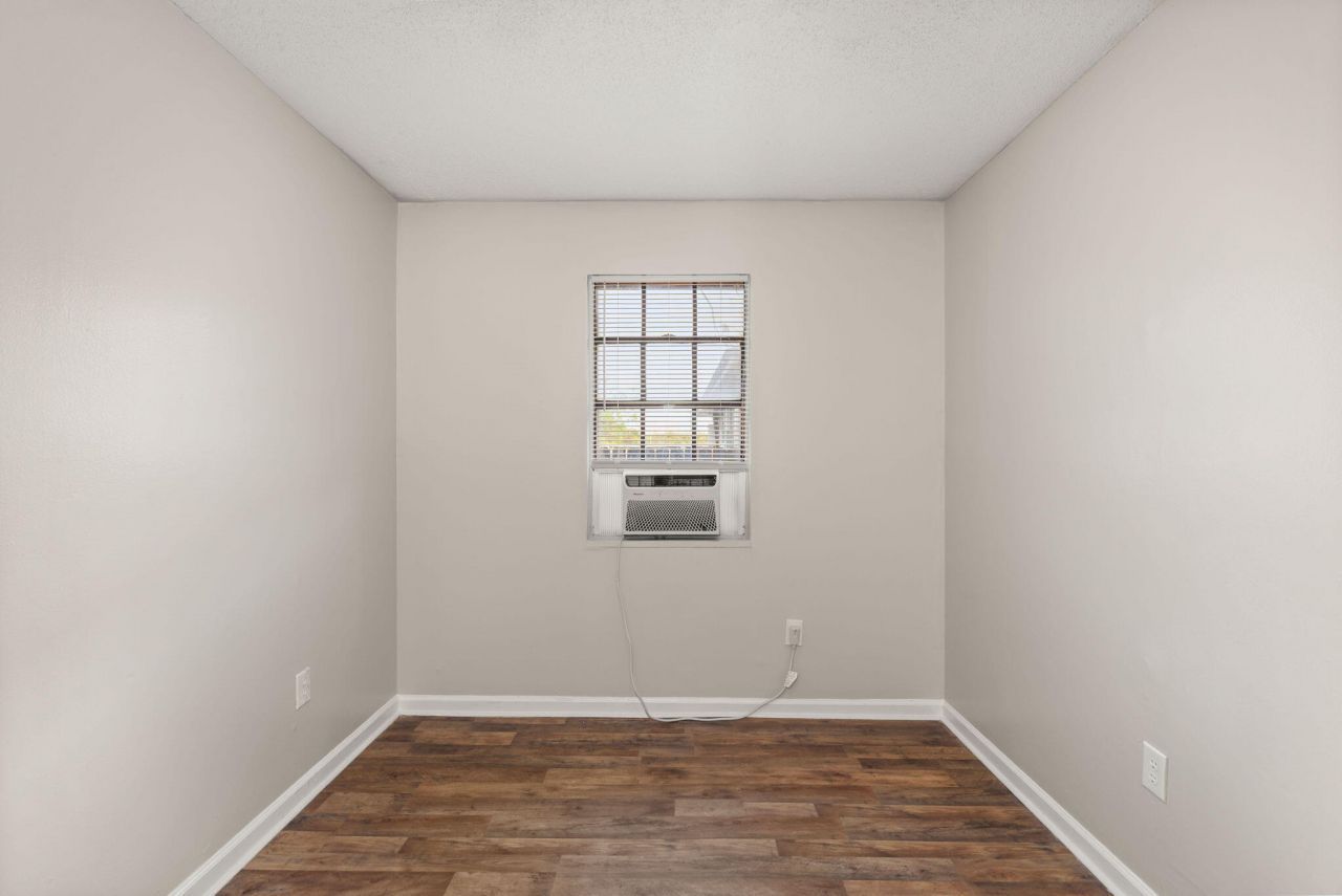 1820 Iris Street Photo 19