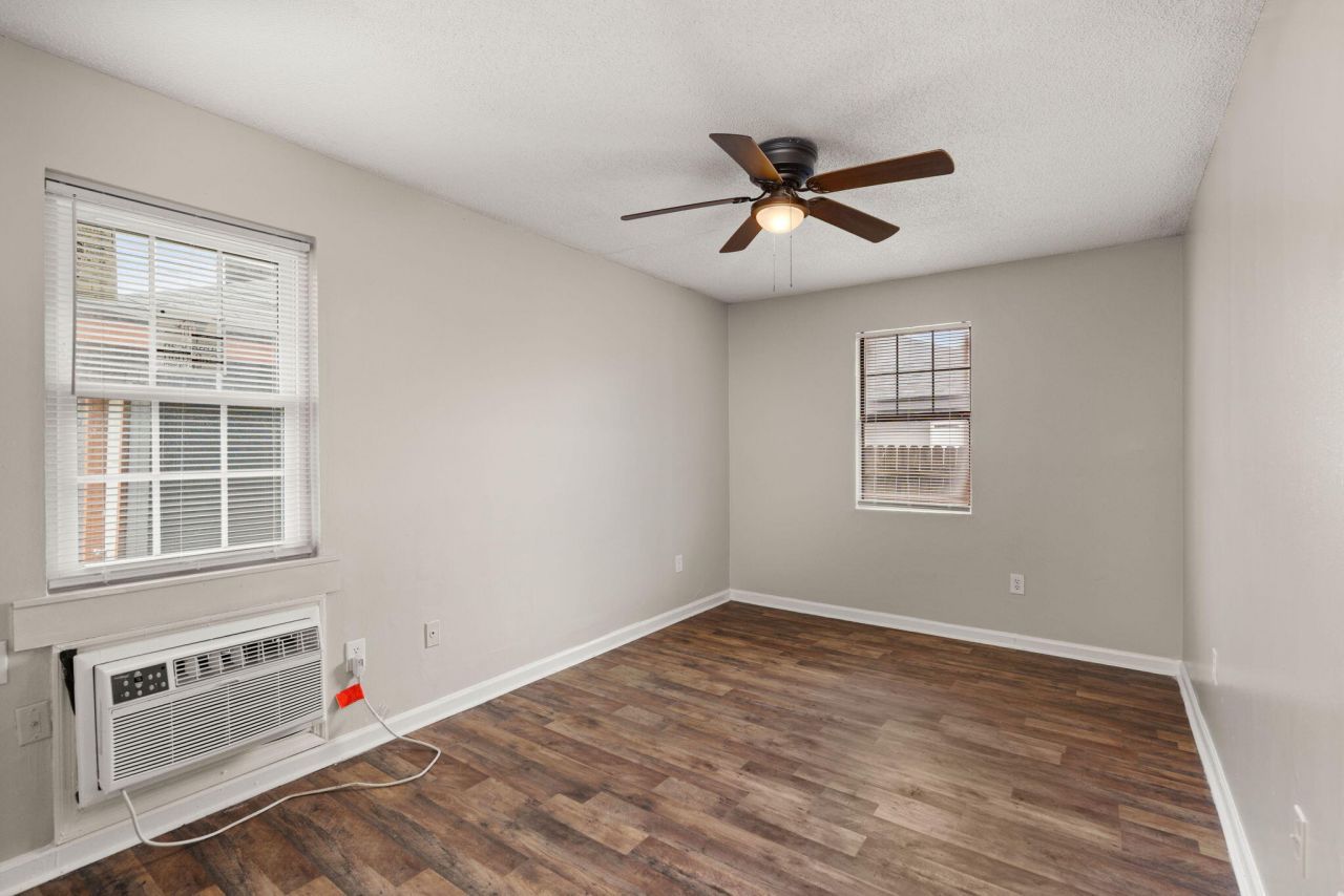 1820 Iris Street Photo 21