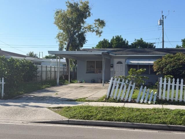 1005 12th Avenue S, Lake Worth Beach, FL 33460 Photo