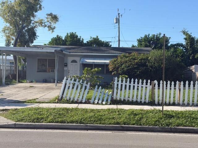 1005 12th Avenue S, Lake Worth Beach, FL 33460 Photo