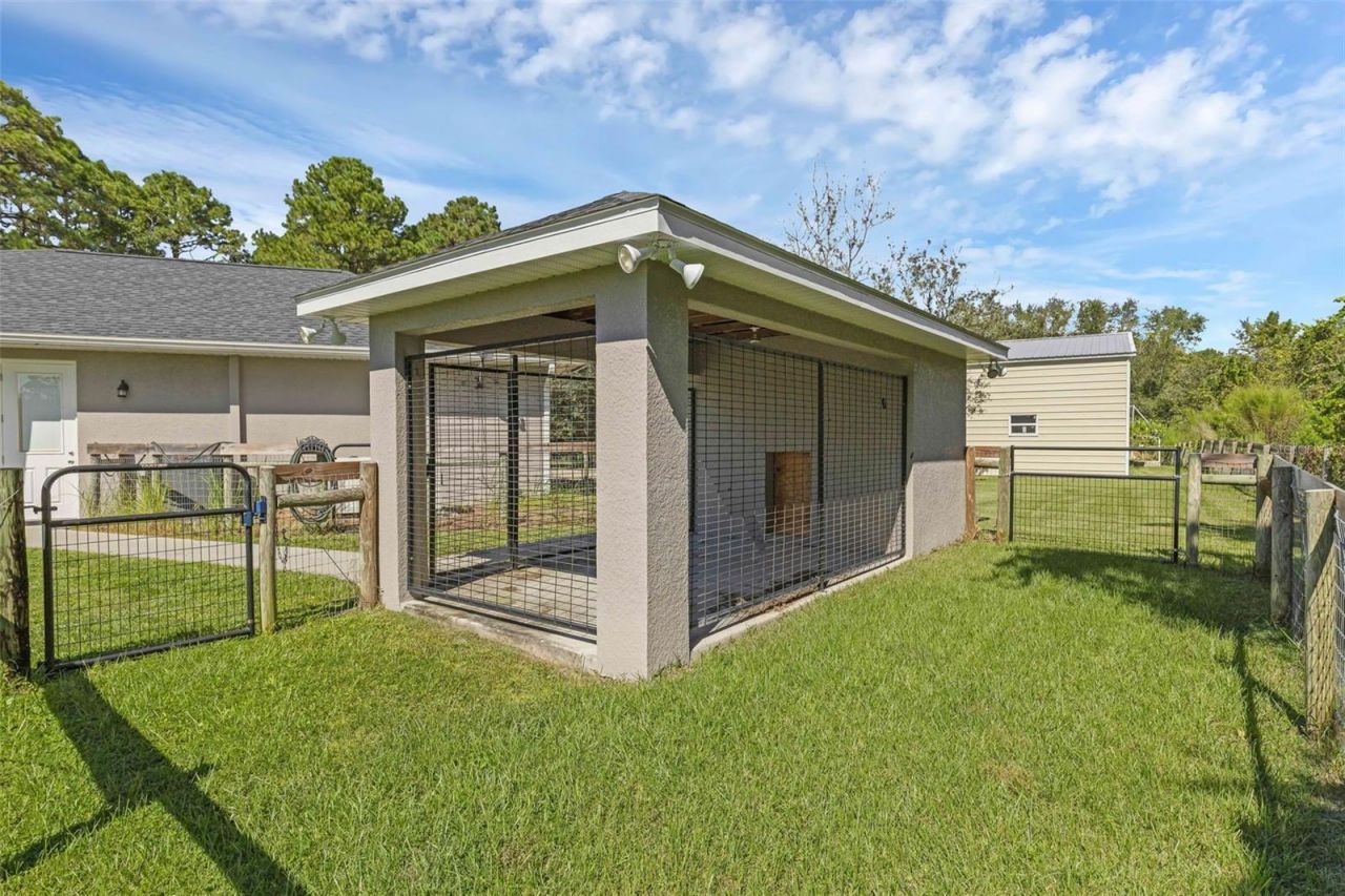 230 Fisher Run, Ocklawaha, FL 32179 Photo