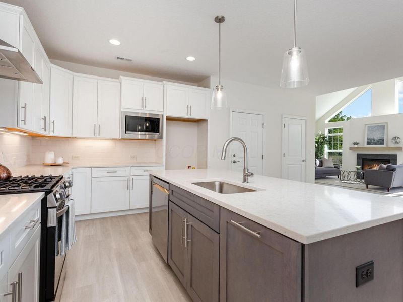 7687 Dulin Farms Drive , Powell, OH 43065 Photo 8