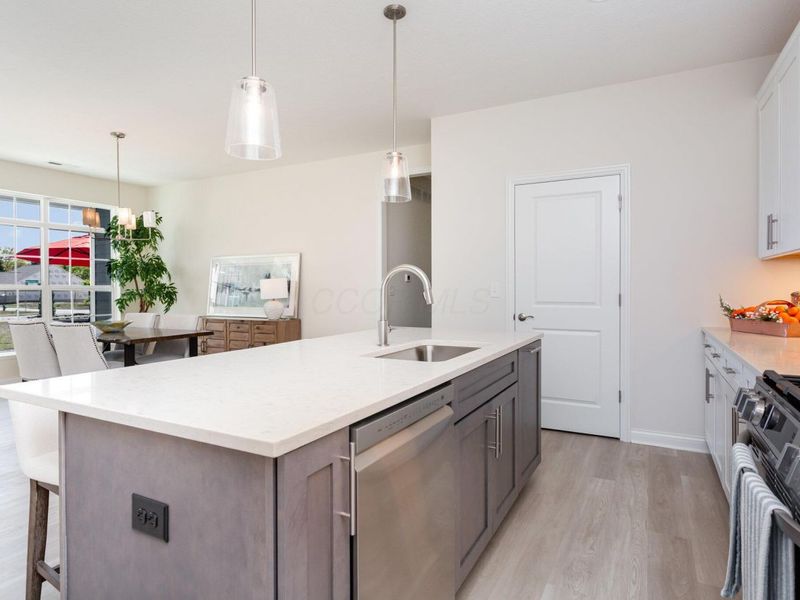 7687 Dulin Farms Drive , Powell, OH 43065 Photo 9