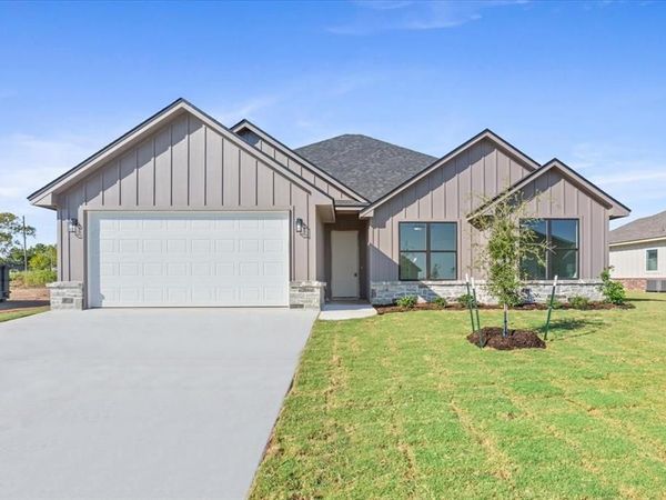 112 Great Trail Road , Riesel, TX 76682