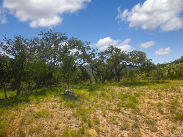 000 Wallace Creek rd, Medina, TX 78055