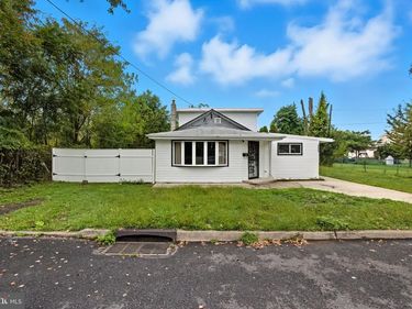 305 MILLER AVENUE, CROYDON, PA 19021