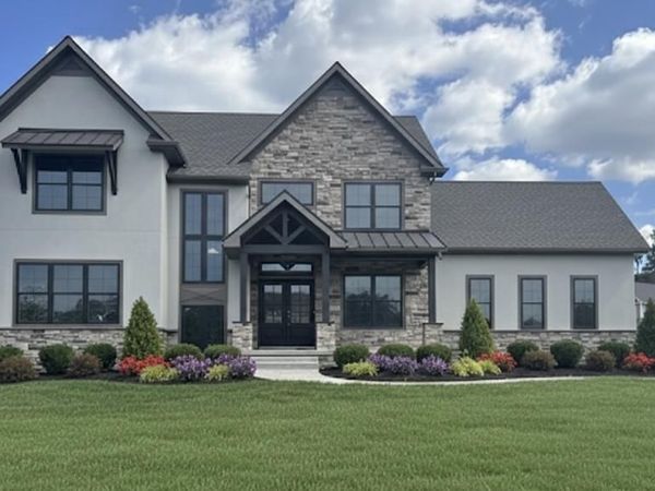 2000 ROLLING MEADOW RD, LEBANON, PA 17046