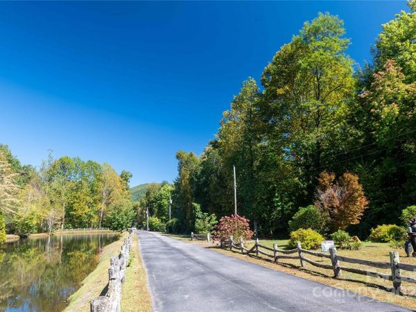 188 Sweetwater Ridge, Burnsville, NC 28740