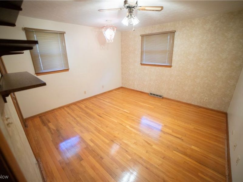 595 Jefferson Drive, Cleveland, OH 44143 Photo 12