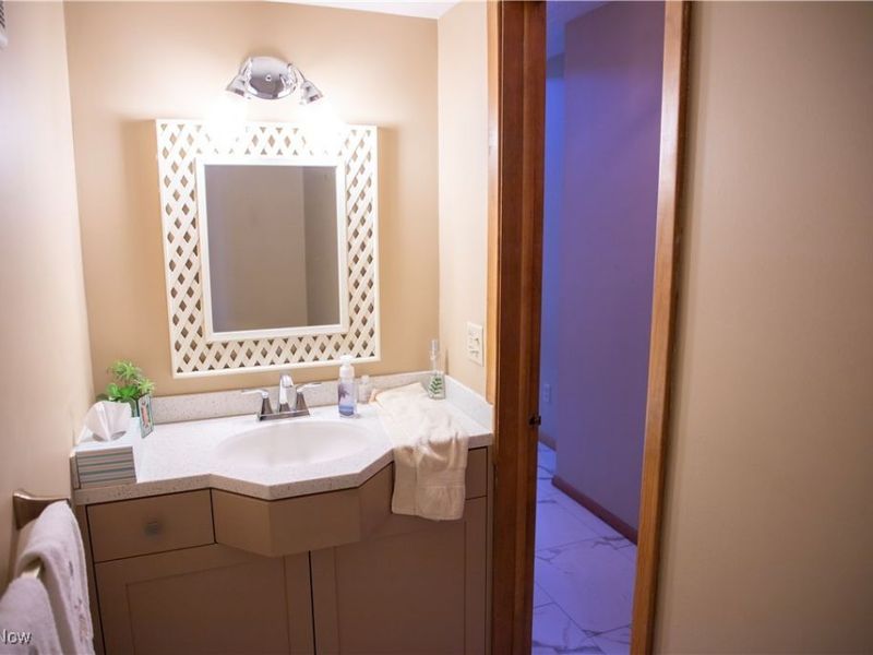 595 Jefferson Drive, Cleveland, OH 44143 Photo 17