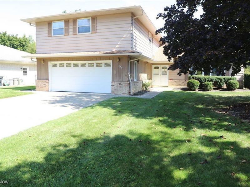 595 Jefferson Drive, Cleveland, OH 44143 Photo 2