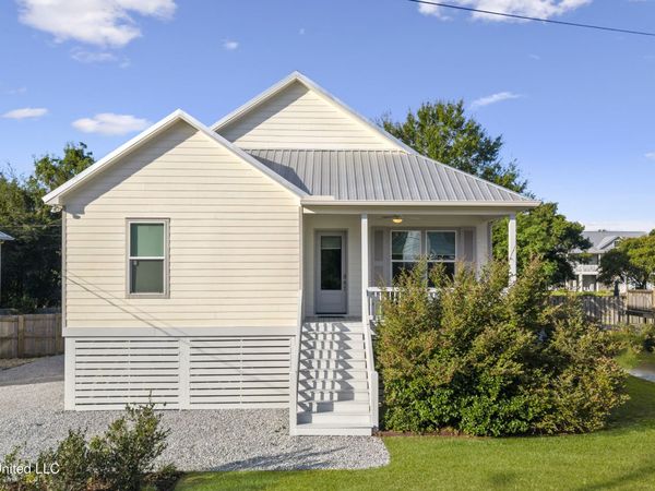 107 Adrienne Court, Waveland, MS 39576