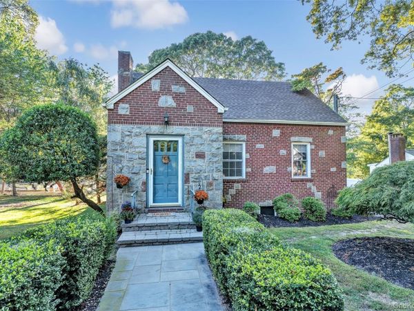 81 Beach Road, Wading River, NY 11792