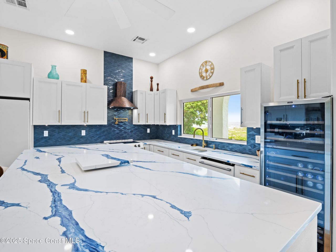 933 S Atlantic Avenue, Cocoa Beach, FL 32931 Photo