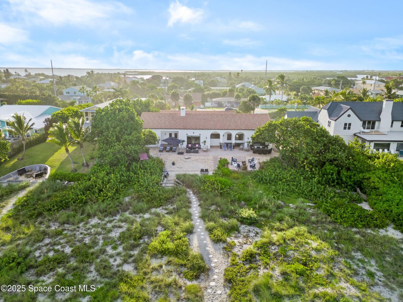 933 S Atlantic Avenue, Cocoa Beach, FL 32931 Photo