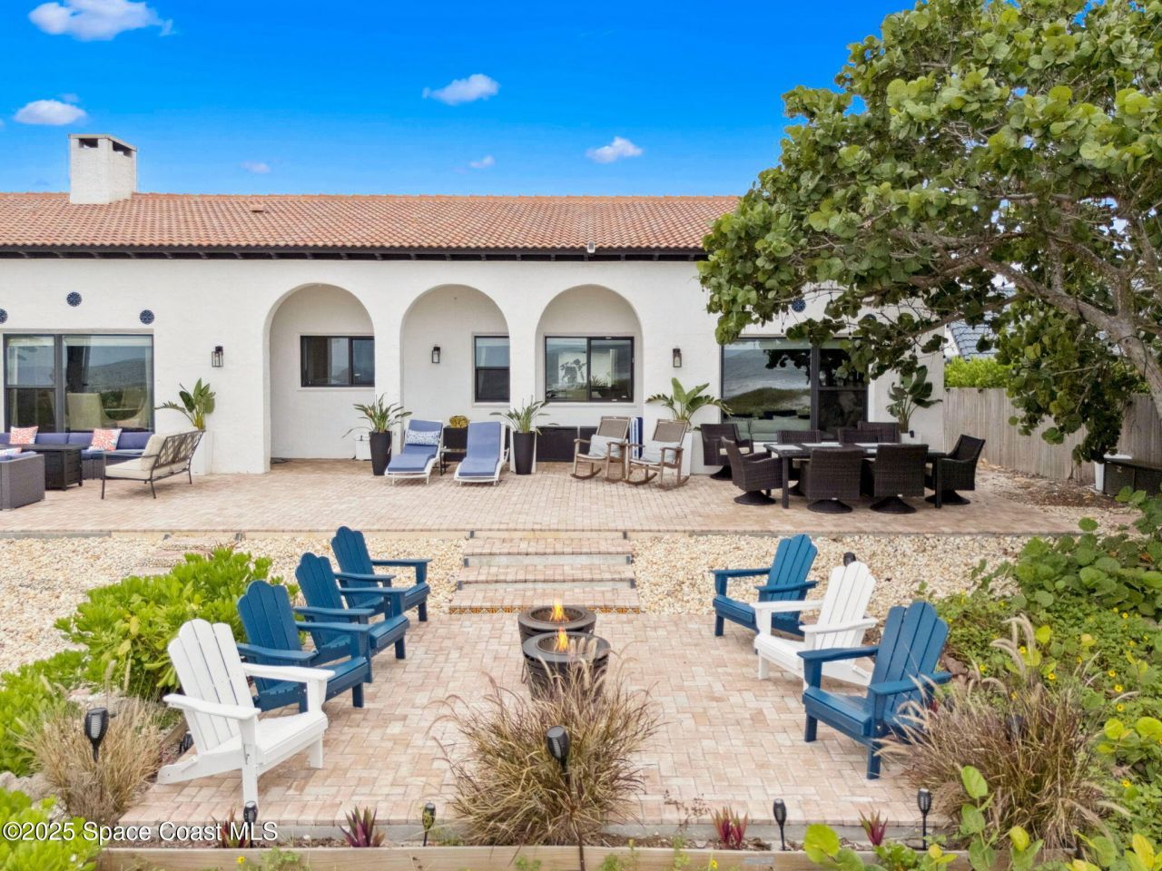 933 S Atlantic Avenue, Cocoa Beach, FL 32931 Photo