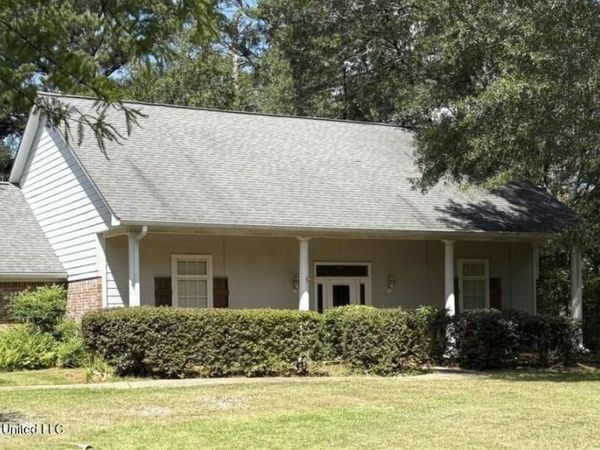 226 Pine View Circle, Flora, MS 39071