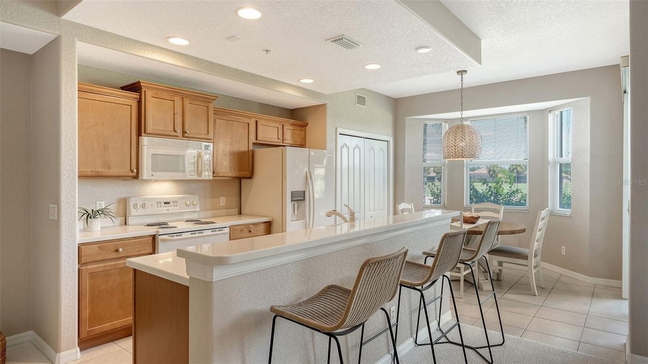 811 Fairwaycove Lane, Unit 107, Bradenton, FL 34212 Photo