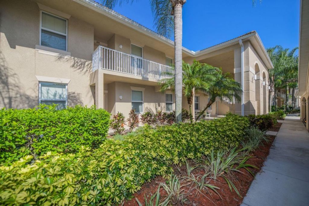 811 Fairwaycove Lane, Unit 107, Bradenton, FL 34212 Photo