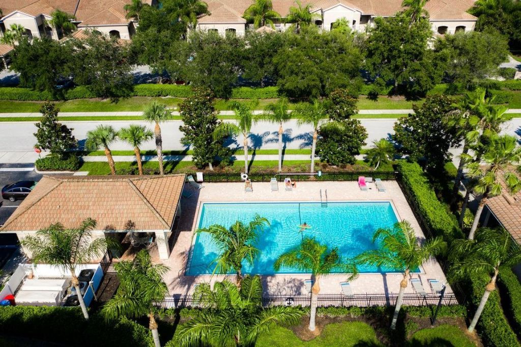 811 Fairwaycove Lane, Unit 107, Bradenton, FL 34212 Photo