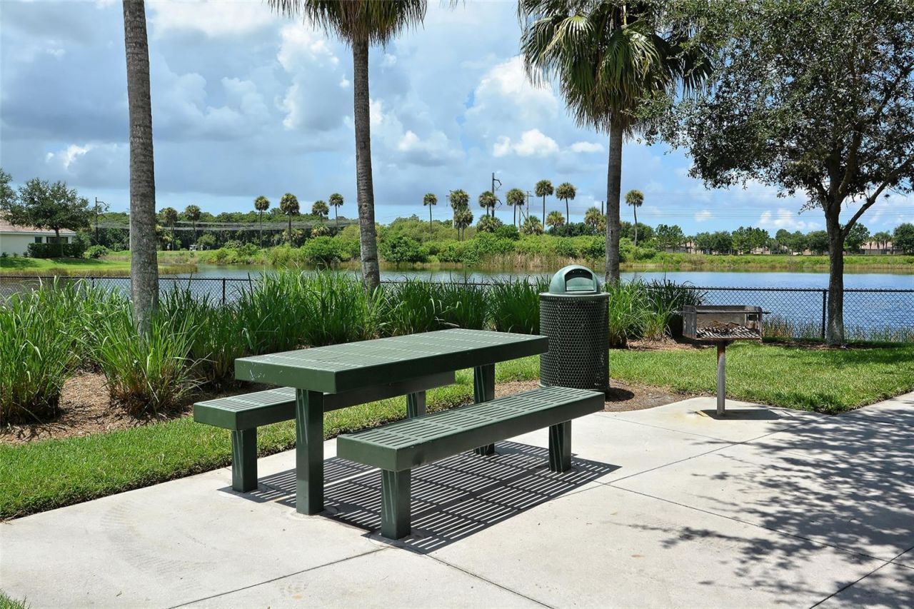 811 Fairwaycove Lane, Unit 107, Bradenton, FL 34212 Photo