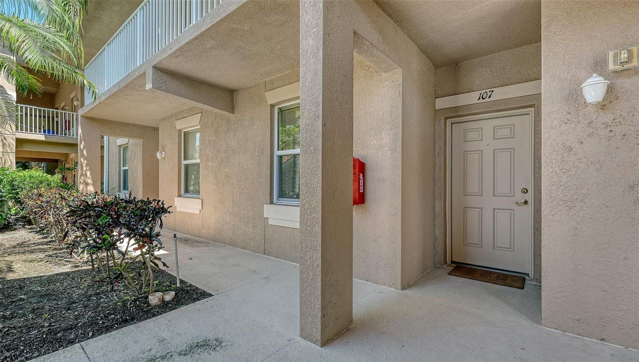811 Fairwaycove Lane, Unit 107, Bradenton, FL 34212 Photo