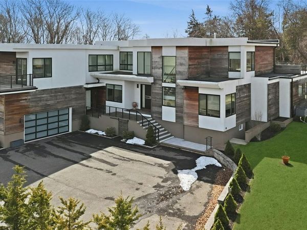 43 Smugglers Path, Jamesport, NY 11947