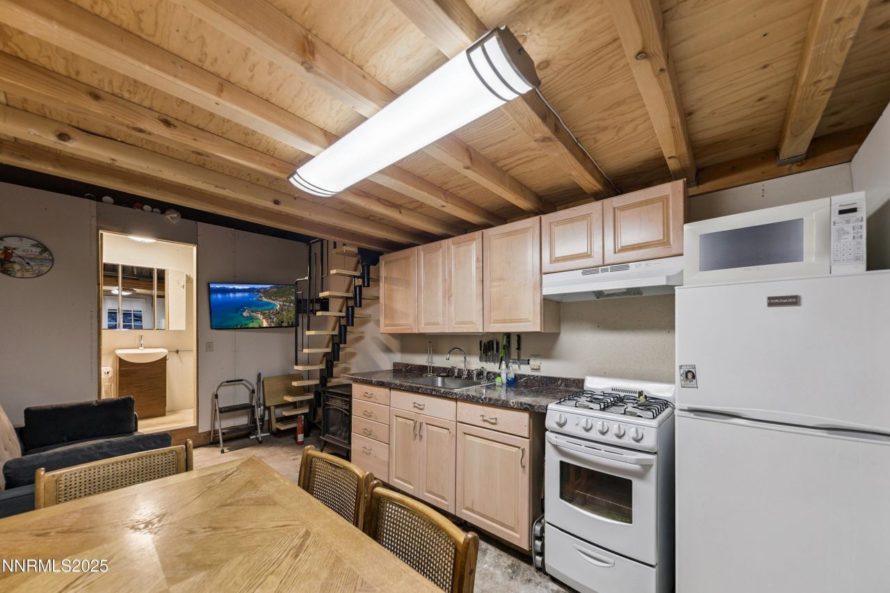 349 Maryanne Drive, Stateline, NV 89449 Photo