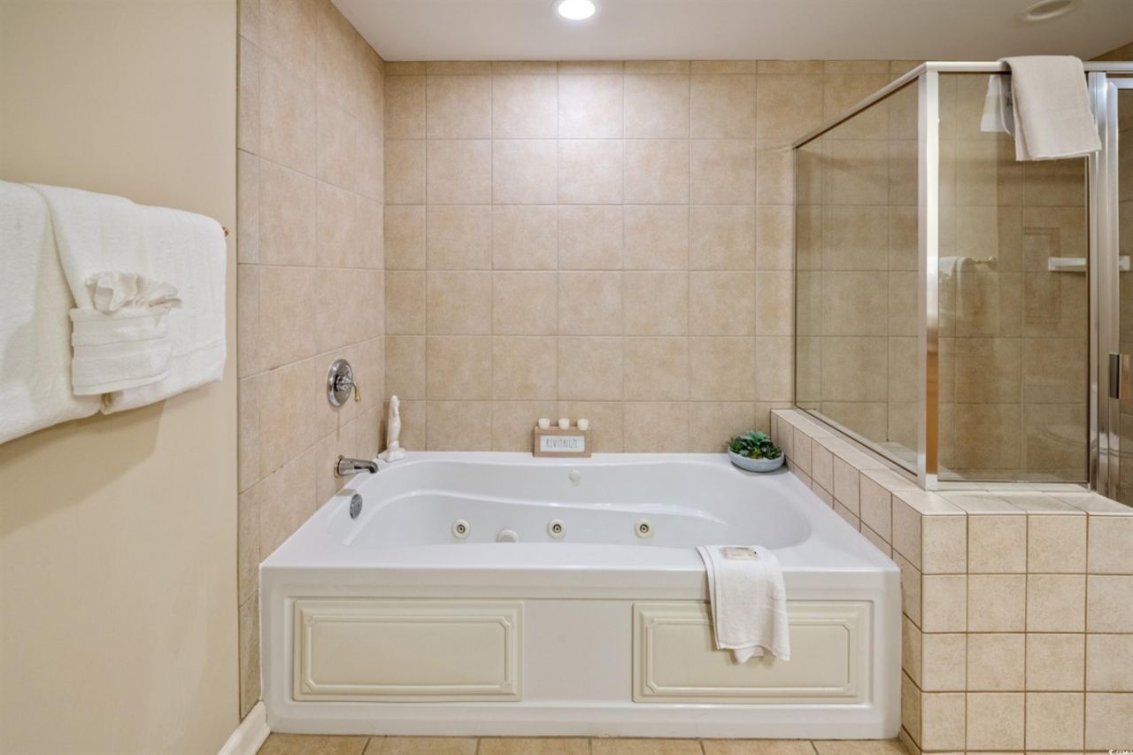 9994 Beach Club Dr. Photo 14