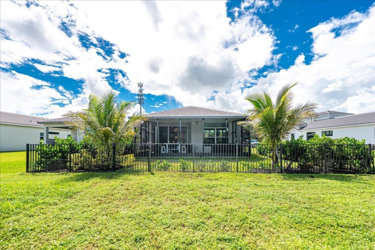 152 SE Via Tirso, Port Saint Lucie, FL 34952 Photo