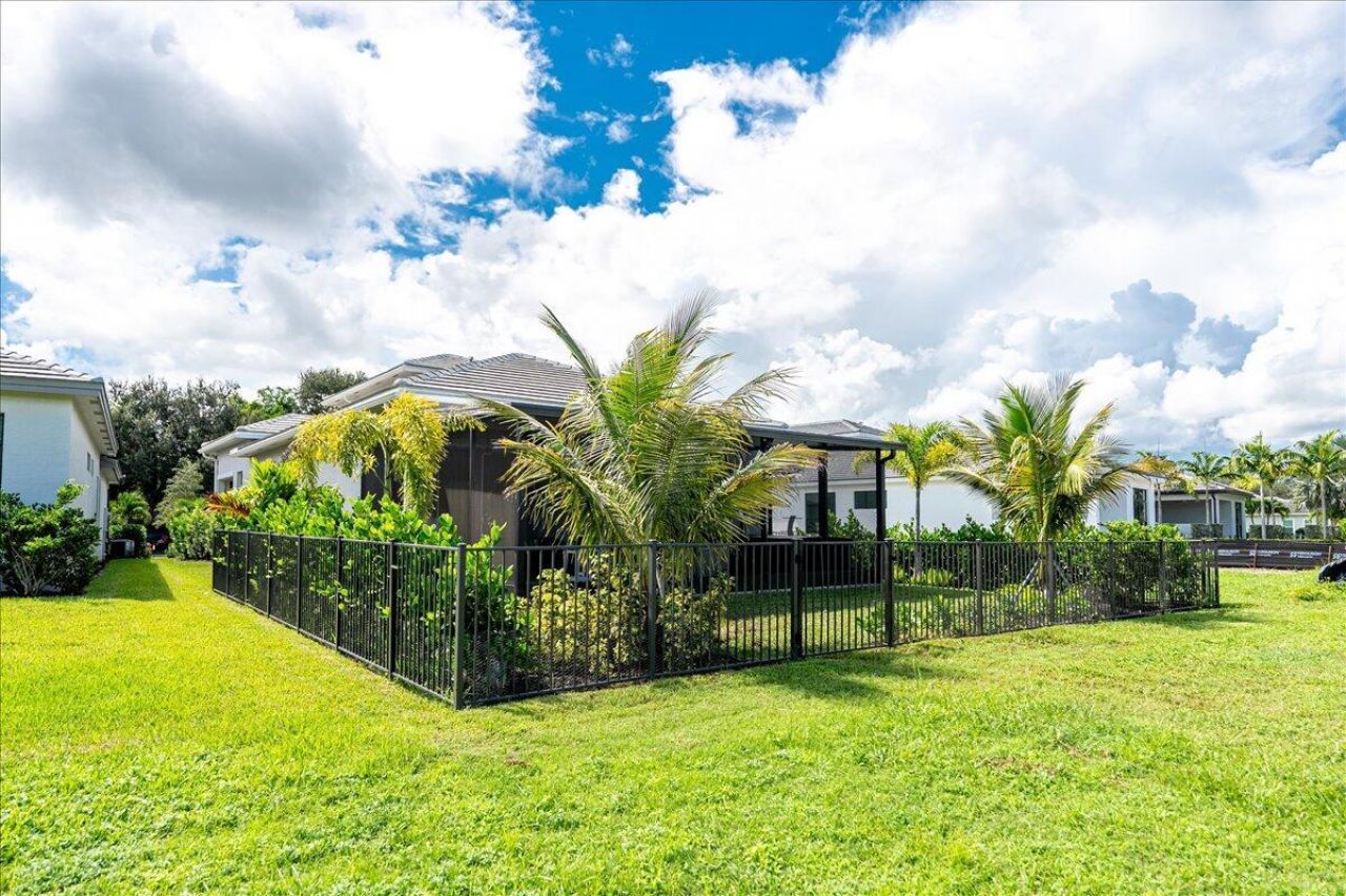 152 SE Via Tirso, Port Saint Lucie, FL 34952 Photo