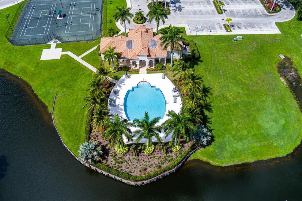 152 SE Via Tirso, Port Saint Lucie, FL 34952 Photo