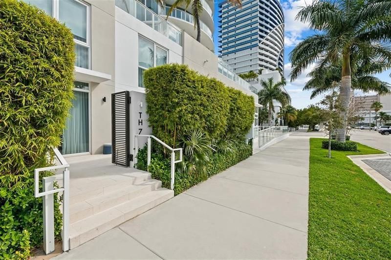401 N Birch Road, Unit TH7, Fort Lauderdale, FL 33304 Photo