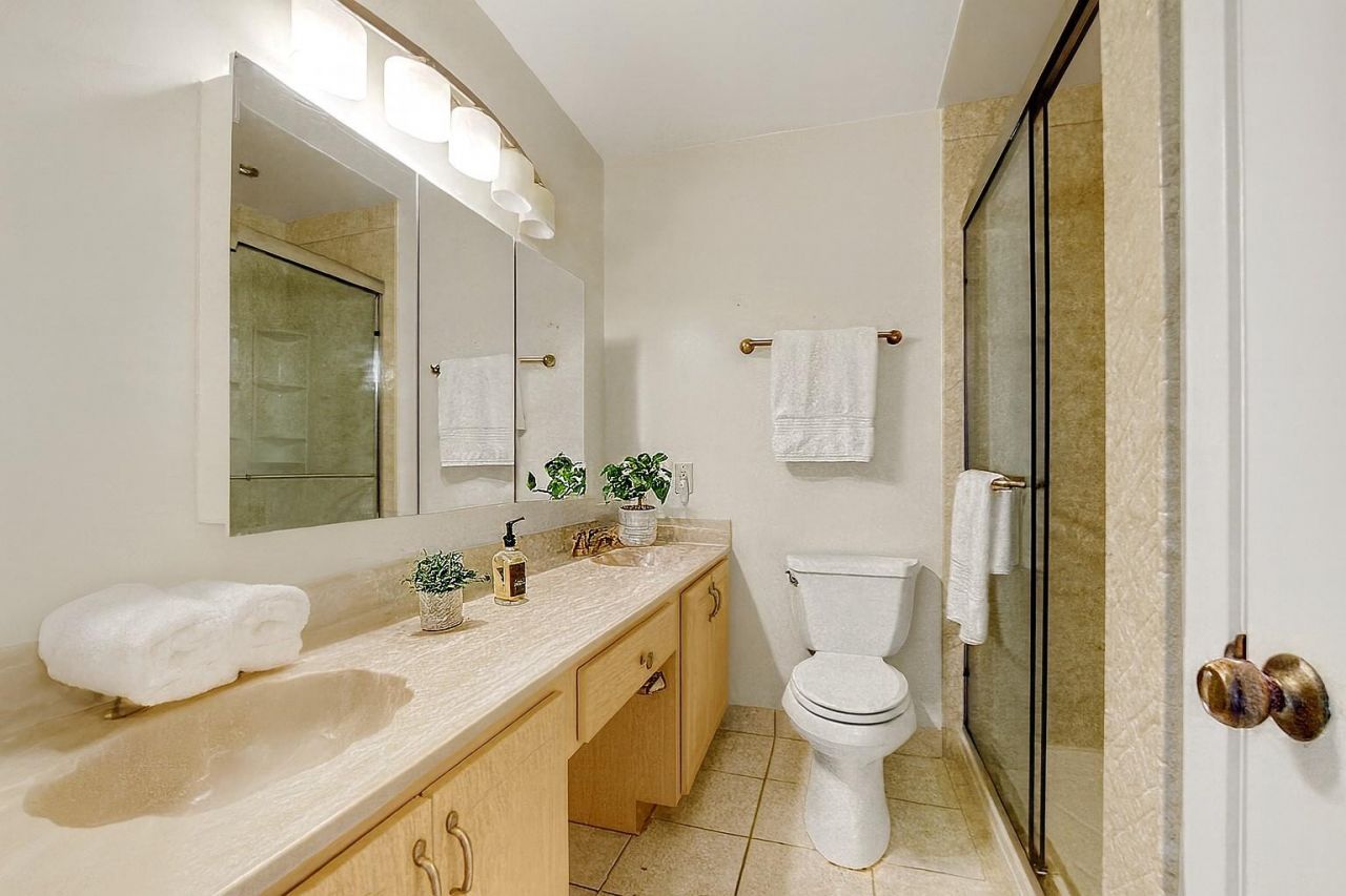 3100 NE 48th Street, Unit 907, Fort Lauderdale, FL 33308 Photo