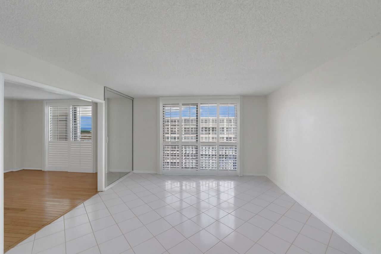 3100 NE 48th Street, Unit 907, Fort Lauderdale, FL 33308 Photo