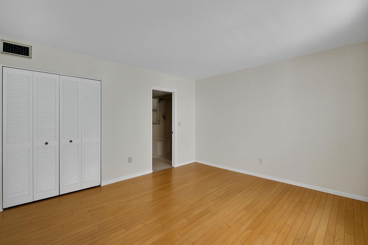 3100 NE 48th Street, Unit 907, Fort Lauderdale, FL 33308 Photo