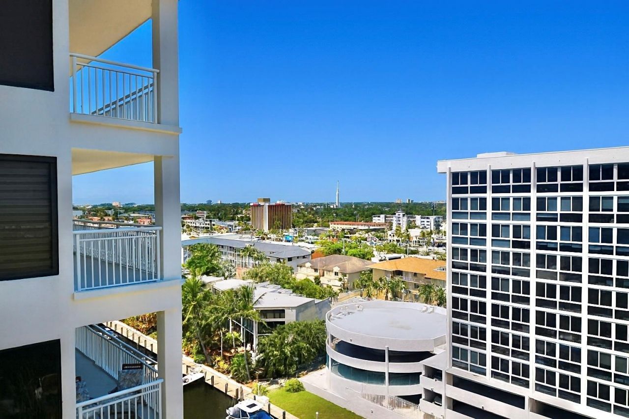 3100 NE 48th Street, Unit 907, Fort Lauderdale, FL 33308 Photo