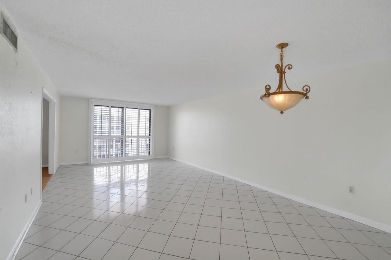 3100 NE 48th Street, Unit 907, Fort Lauderdale, FL 33308 Photo